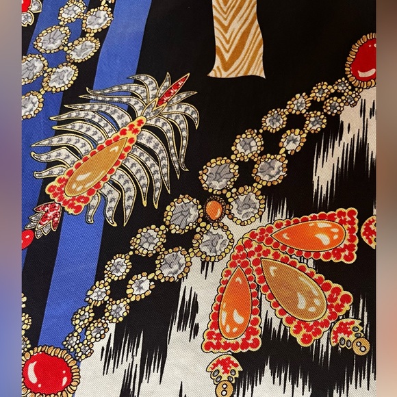 Christian Dior Jeweled Scarf. 100% Silk. Hand Rolled. Multicolor. Made in Italy. - Picture 4 of 13